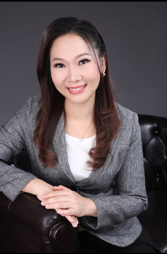 Crystal Lee portrait